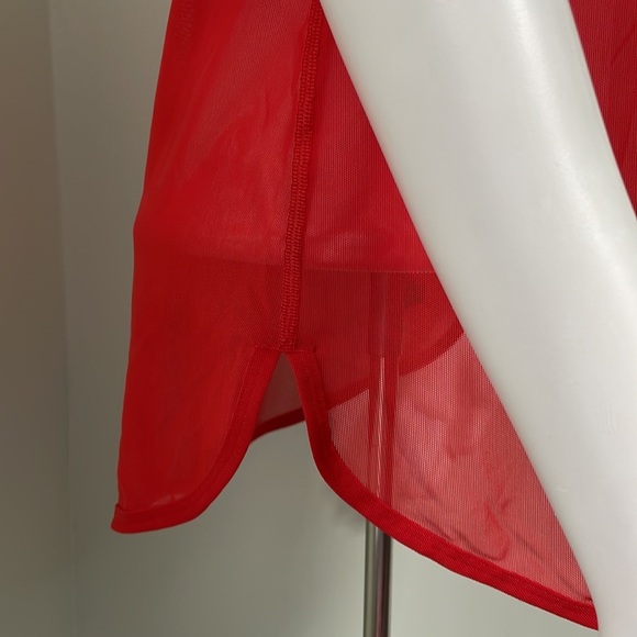 Lululemon Singlet Mesh Cherry Red - Picture 4 of 7